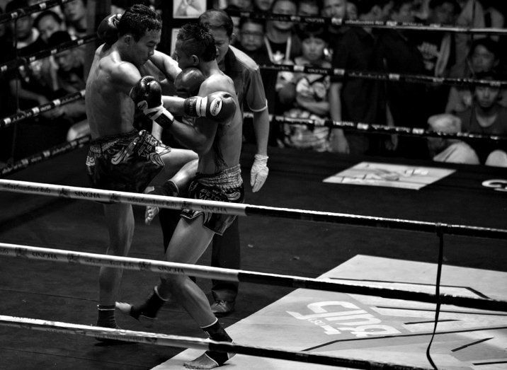 4 Tips For A Powerful Muay Thai Roundhouse Kick - Evolve University Blog