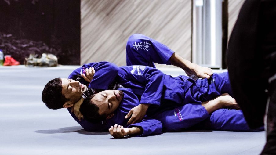 The Best BJJ Submissions For Smaller People